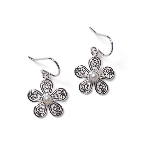 Southern Gates E605 Courtyard Daisy Earrings